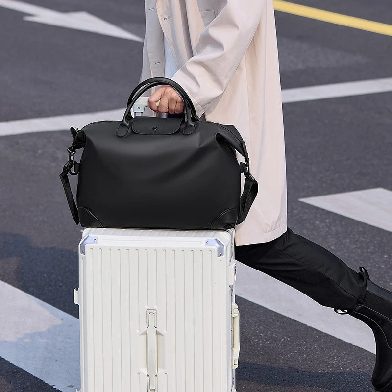 Large Capacity Sporty Travel Tote Bag & Outdoor Duffel